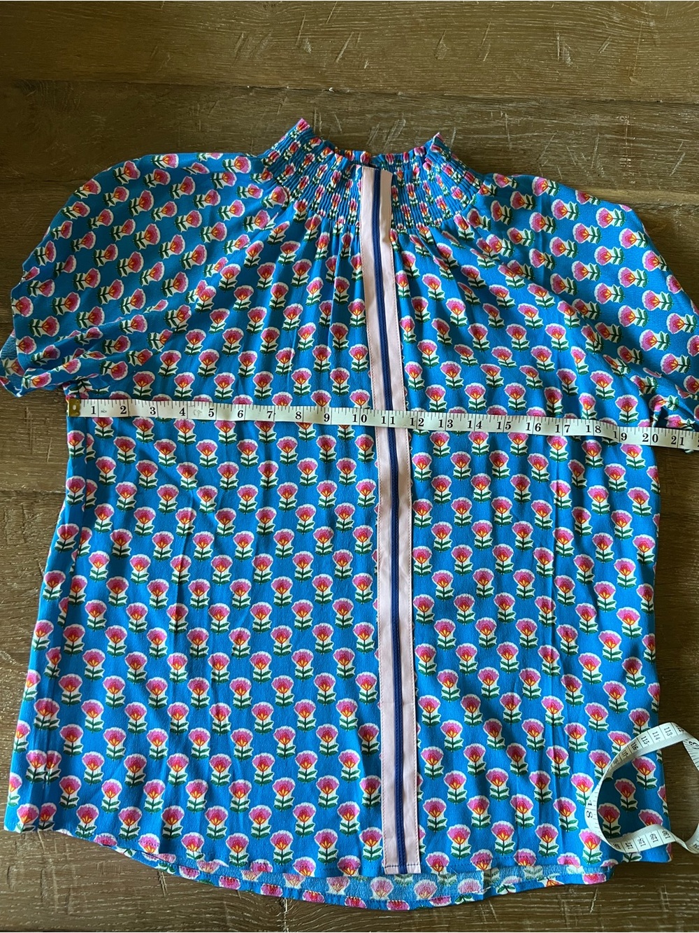 THML Blue Floral Smocked Short Sleeve Top with Pink/Blue Placket Sz M - Picture 7 of 7
